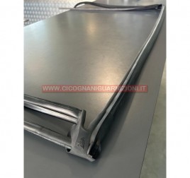 GUARNIZIONE SUPERIORE PARABREZZA E VANOPORTA ANTERIORE (DIABLO ROADSTER)